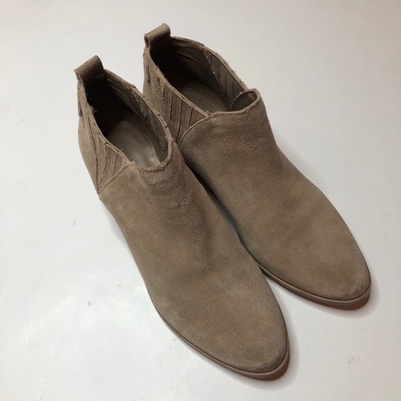 Marc Fisher Low Cut Ankle Booties Suede Tan 6.5 - Picture 2 of 7